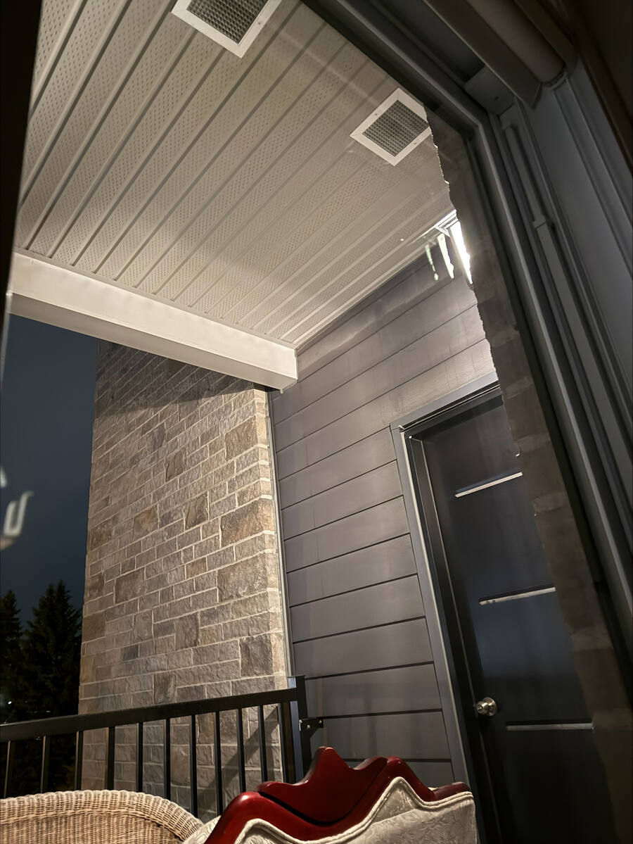 Vitre après lavage par Nettoyage Rive-Nord - impeccable